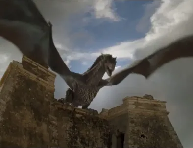 Drogon-posa-torre mesa roldan