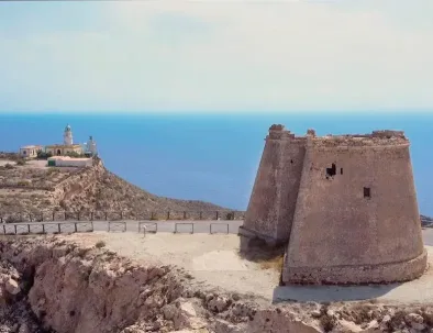 Vista de la Torre y el Faro Mesa Roldan